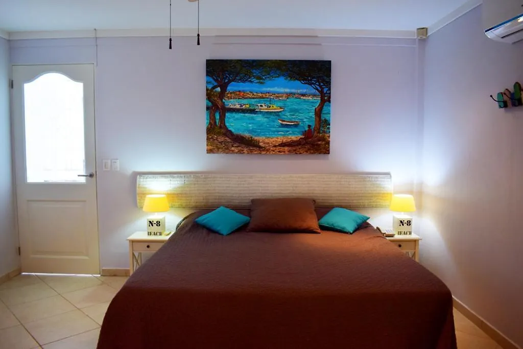 Apartment Oceanfront Barracuda At Den Laman Kralendijk